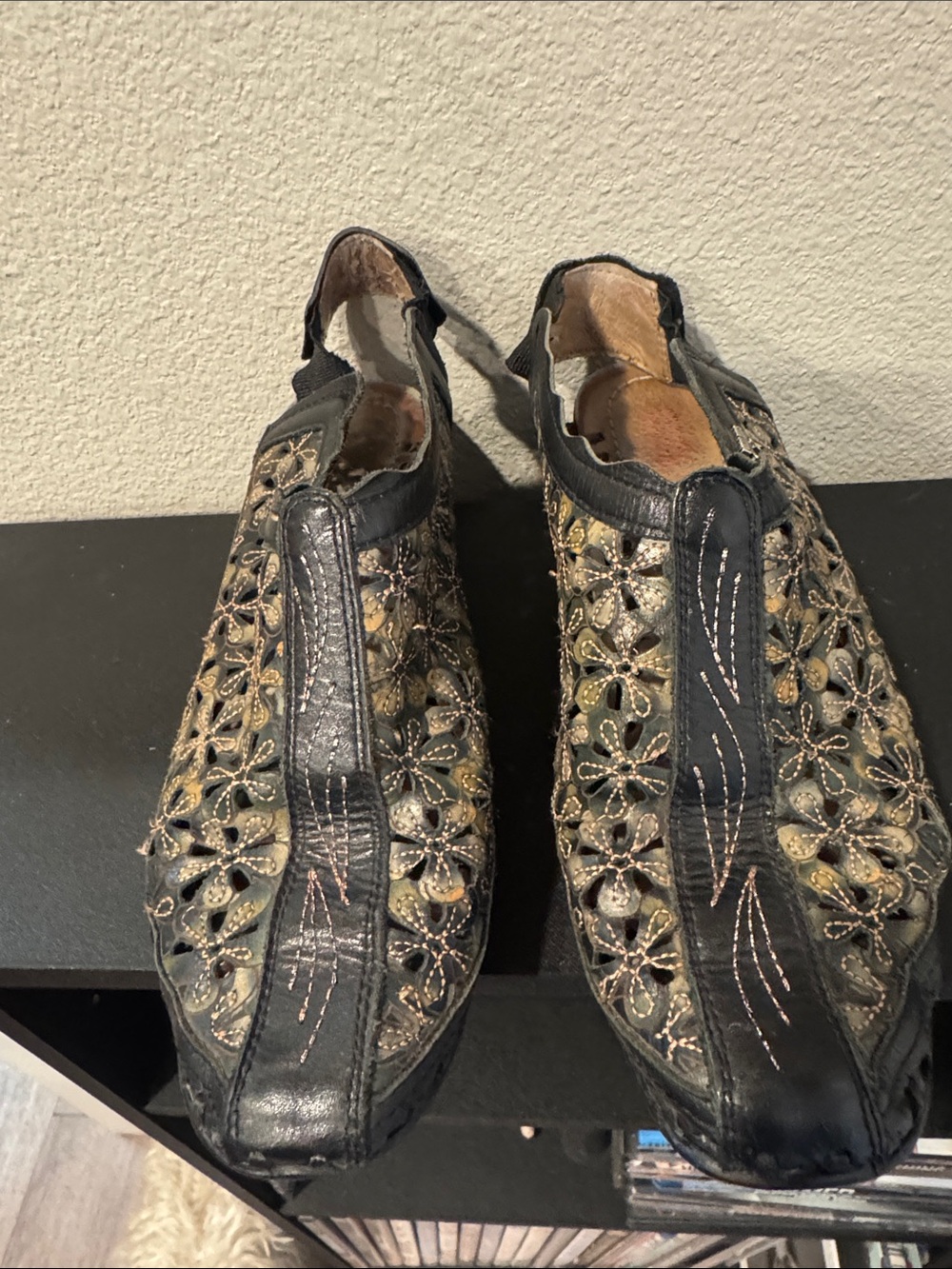 PIKOLINOS Black Floral Cutout Slingback Mules